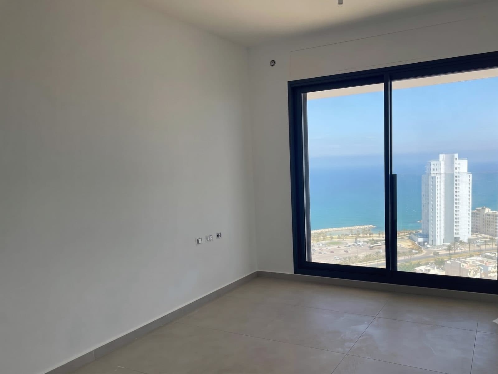 Park Hayam – 5 pièces neuf, terrasse de 21 m² face à la mer