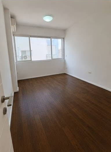 Rue Smilanski – 4 pièces d'exception, séjour de 75 m² à deux pas de la mer