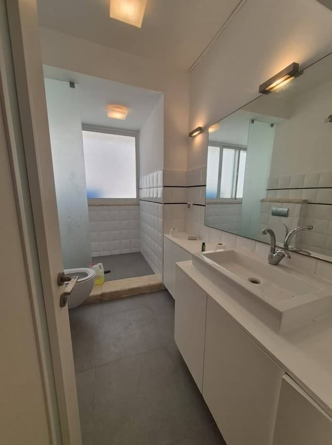 Rue Smilanski – 4 pièces d'exception, séjour de 75 m² à deux pas de la mer