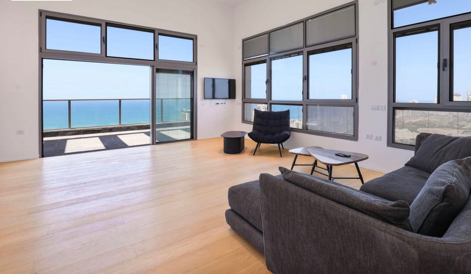 Penthouse avec piscine privee vue mer imprenable