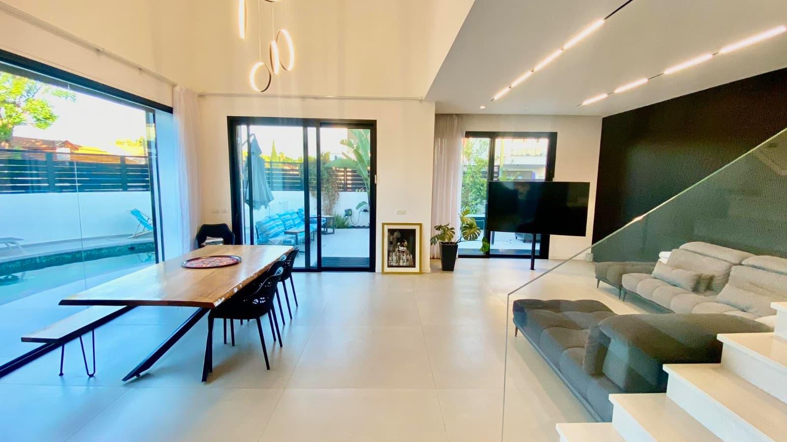 Magnifique maison recent avec piscine