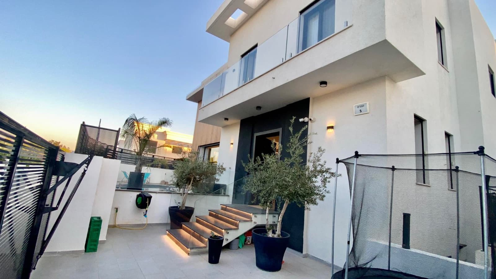 Magnifique maison recent avec piscine