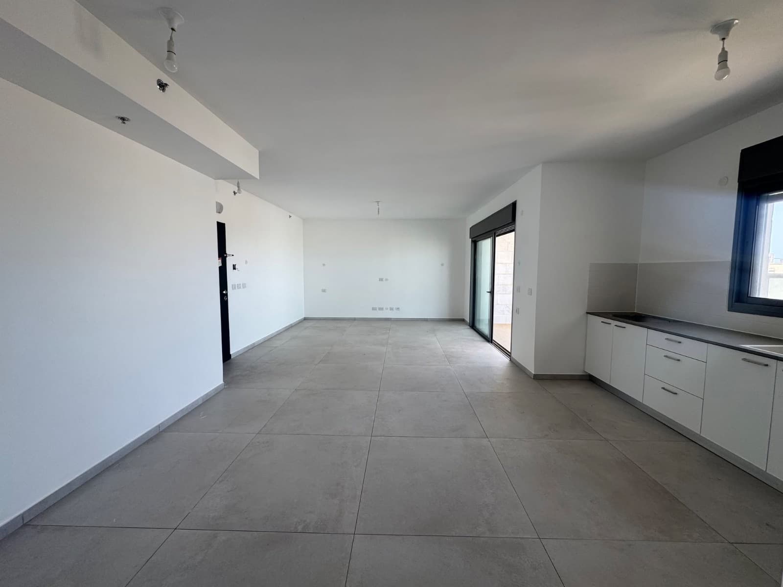 Appartement neuf 5p avec terrasse proche mer netanya centre