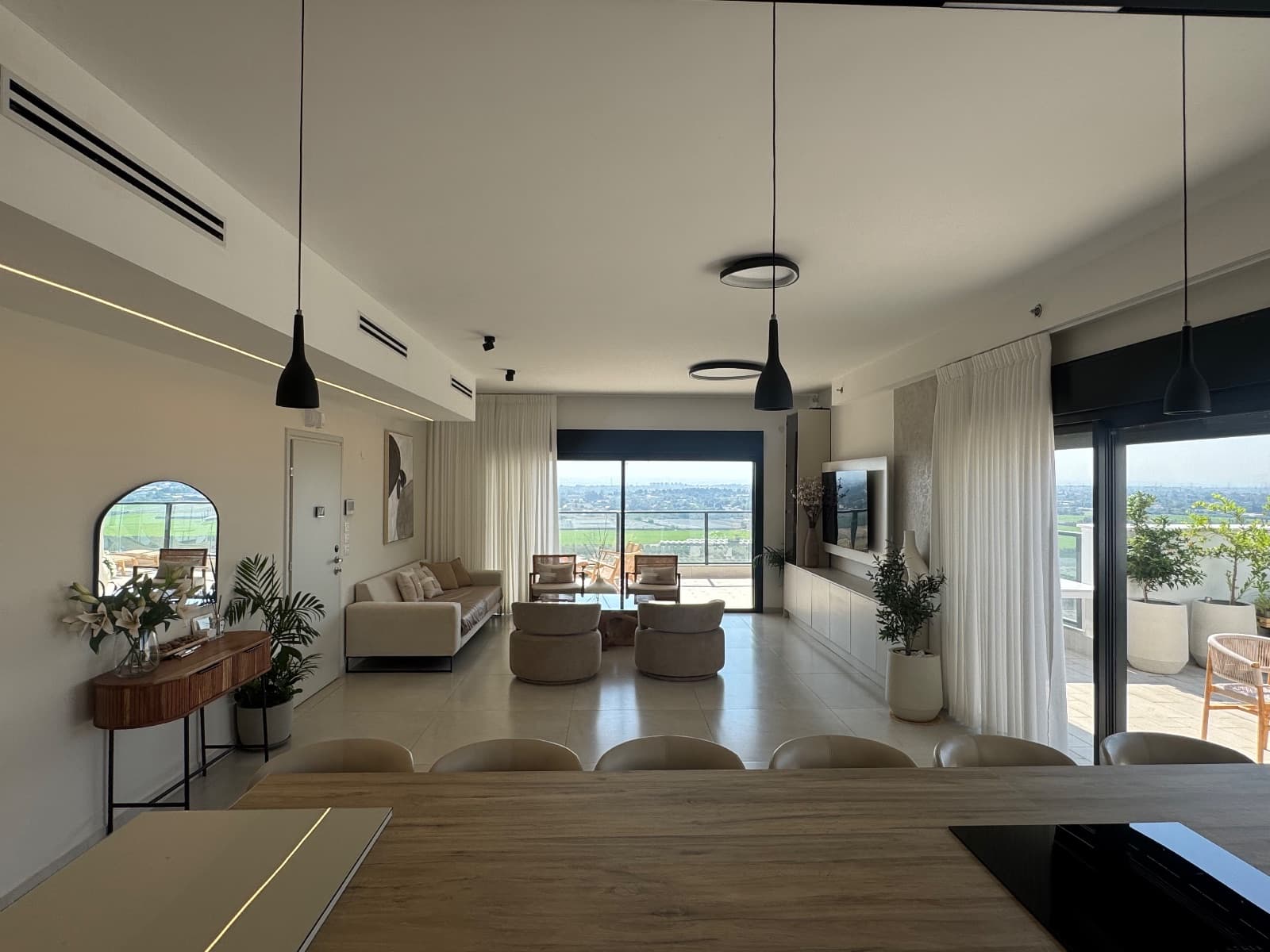 A VENDRE PENTHOUSE DE HAUT STANDING AVEC PISCINE NETANYA NORD